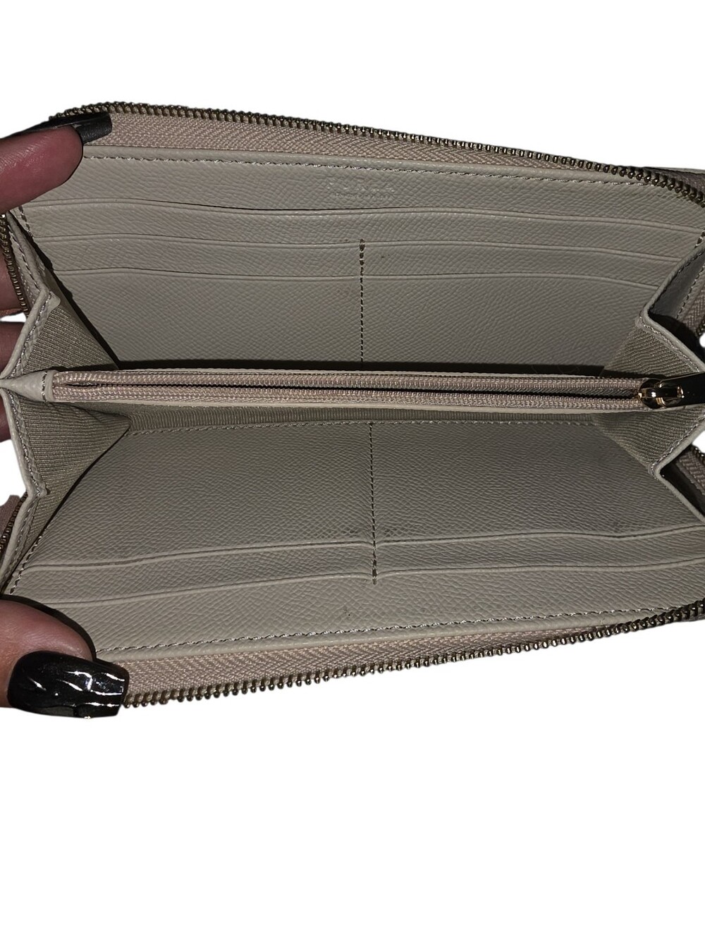 Furla Classic XL Zip-around Wallet - Picture 5 of 7